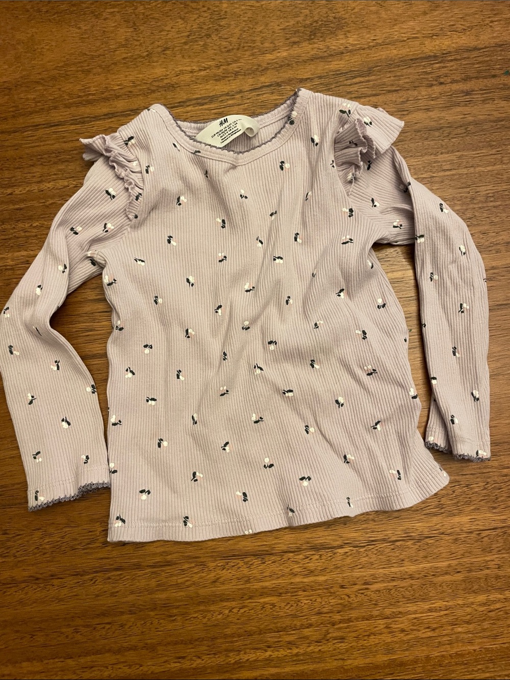 H&M Lilac Long-Sleeve Ruffle Shoulder Tee - Picture 3 of 3